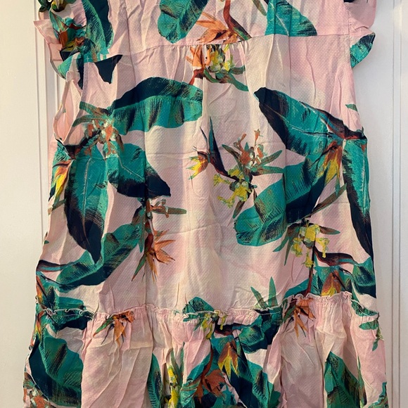 NWT and in plastic- Jessica Simpson button up ruffled blouse. Size 2x - Picture 7 of 9